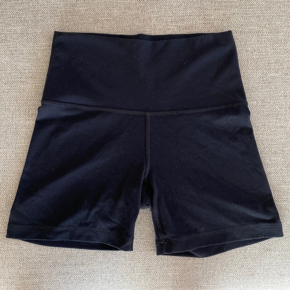 TnaBUTTER™ Cheeky Hi-Rise 5" Short